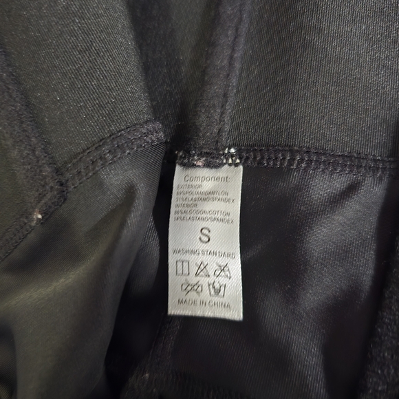 High-Waist Black Shaping Shorts with Lace Trim - Picture 8 of 9